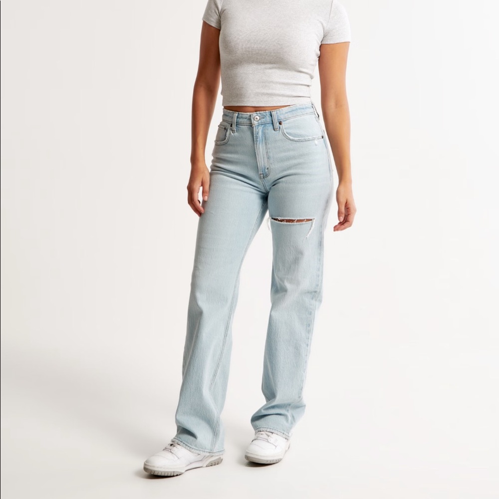 Abercrombie Curve Love High Rise 90s Relaxed Jean